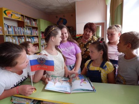 БЛИЦ-ОПРОС«БЕЛО-СИНИЙ-КРАСНЫЙ ЦВЕТ-СИМВОЛ СЛАВЫ И ПОБЕД»