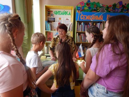 БЛИЦ-ОПРОС«БЕЛО-СИНИЙ-КРАСНЫЙ ЦВЕТ-СИМВОЛ СЛАВЫ И ПОБЕД»